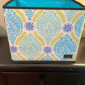 Scout Hang ten collapsible bin